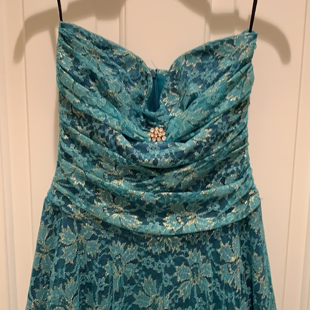Nearly New Beautiful Strapless Lace Dress with Crinoline Underskirt - Picture 3 of 8